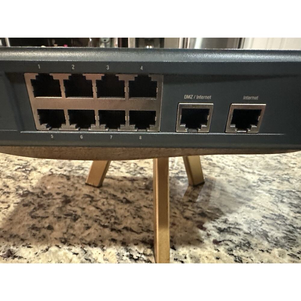 Linksys RV082 100 Mbps 8-Port 10/100 VPN Router Tested Works! - Picture 6 of 8